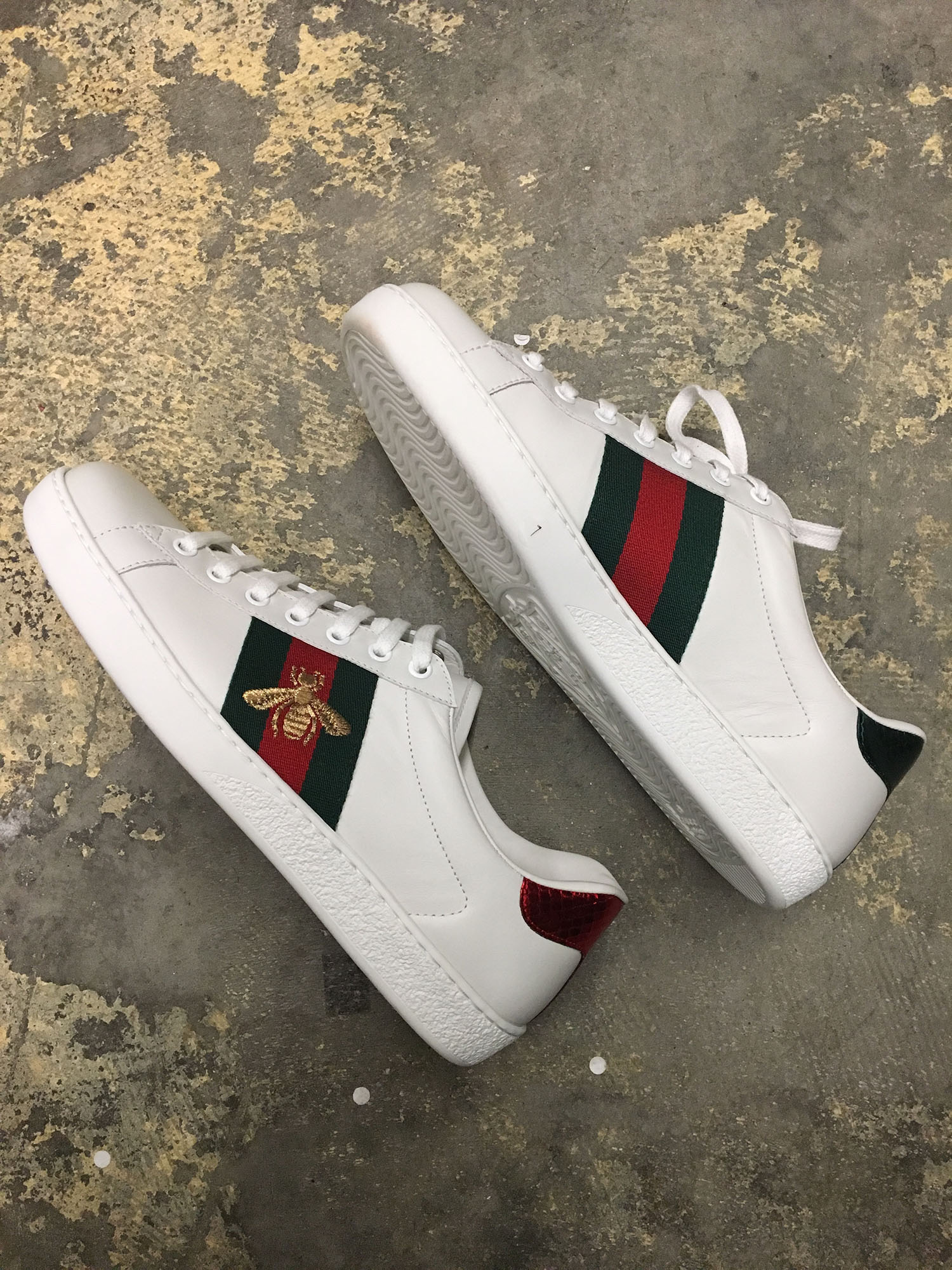 liste bredde angreb The Gucci Ace Bee Sneaker Review: To Buy or Not? - EMPLOOM